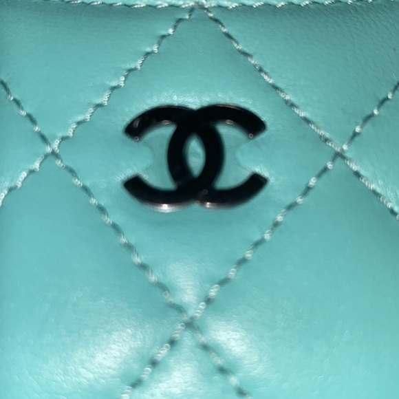 NWT, Chanel O-Cardholder - Picture 2 of 12